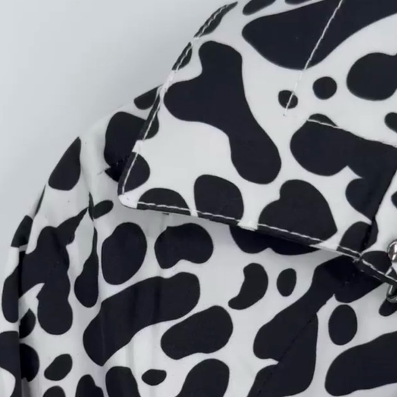 REVOLVE BRAND: LITA by CIARRA Amour King Cheetah Print
Trench Coat. NWOT - Picture 11 of 11